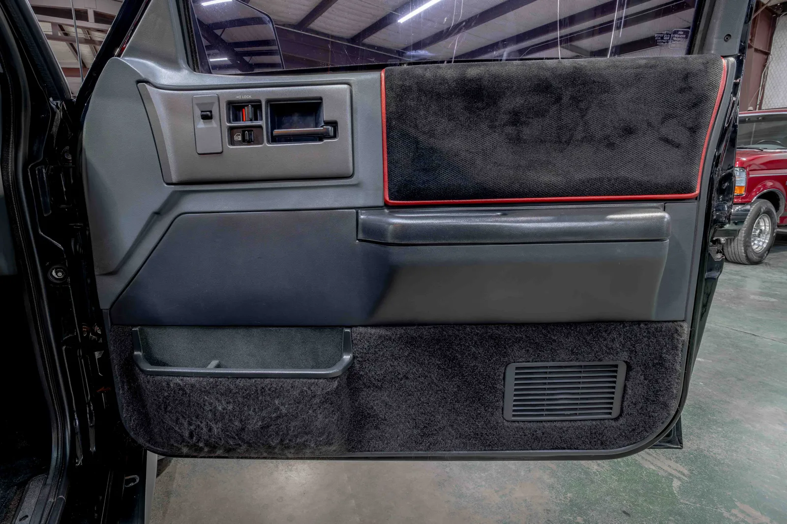 1991-GMC-Syclone-Lamp Black-1GDCT14Z4M8801293-47.jpg